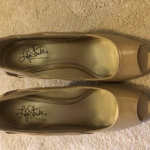 LifeStride nude pumps size 7